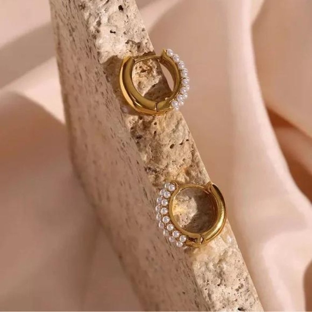 NEW 18K GOLD PEARL HOOP EARRINGS, NICE EARRINGS, CUTE EARRINGS - Picture 6 of 7